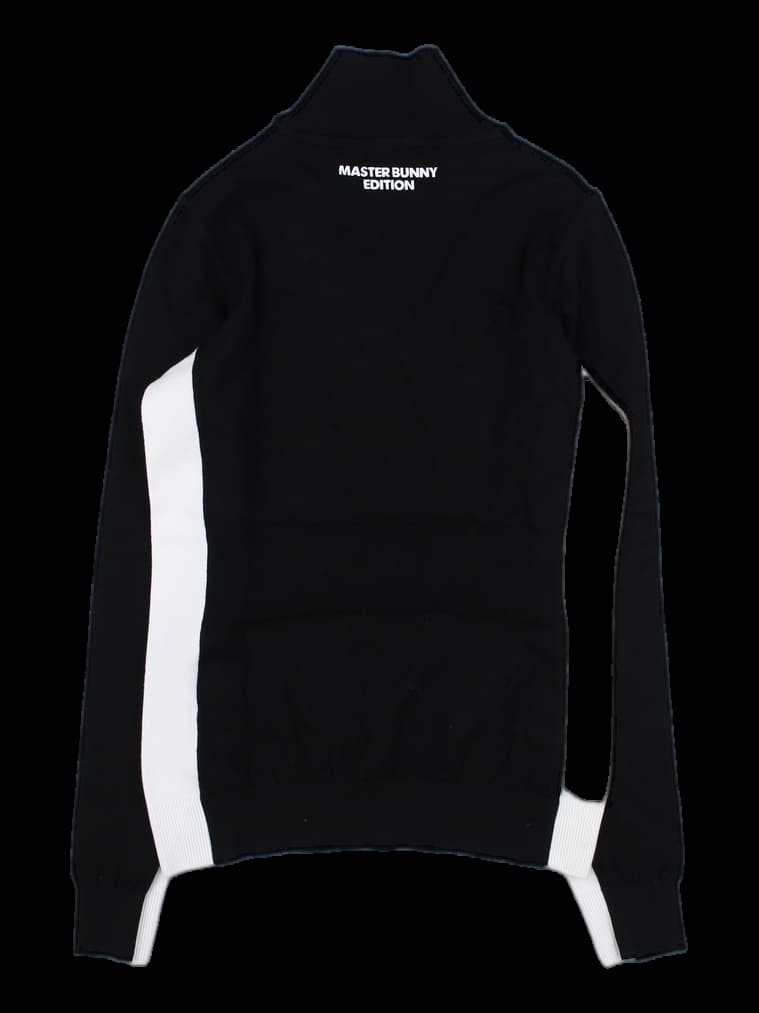 블랙 배색 하이넥 니트 티셔츠