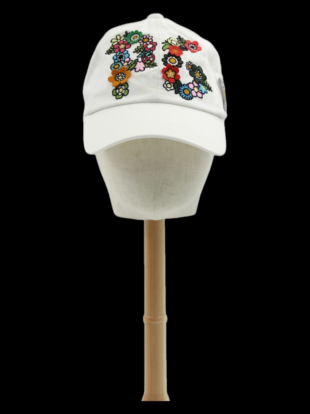 화이트 플라워 레터링 볼캡