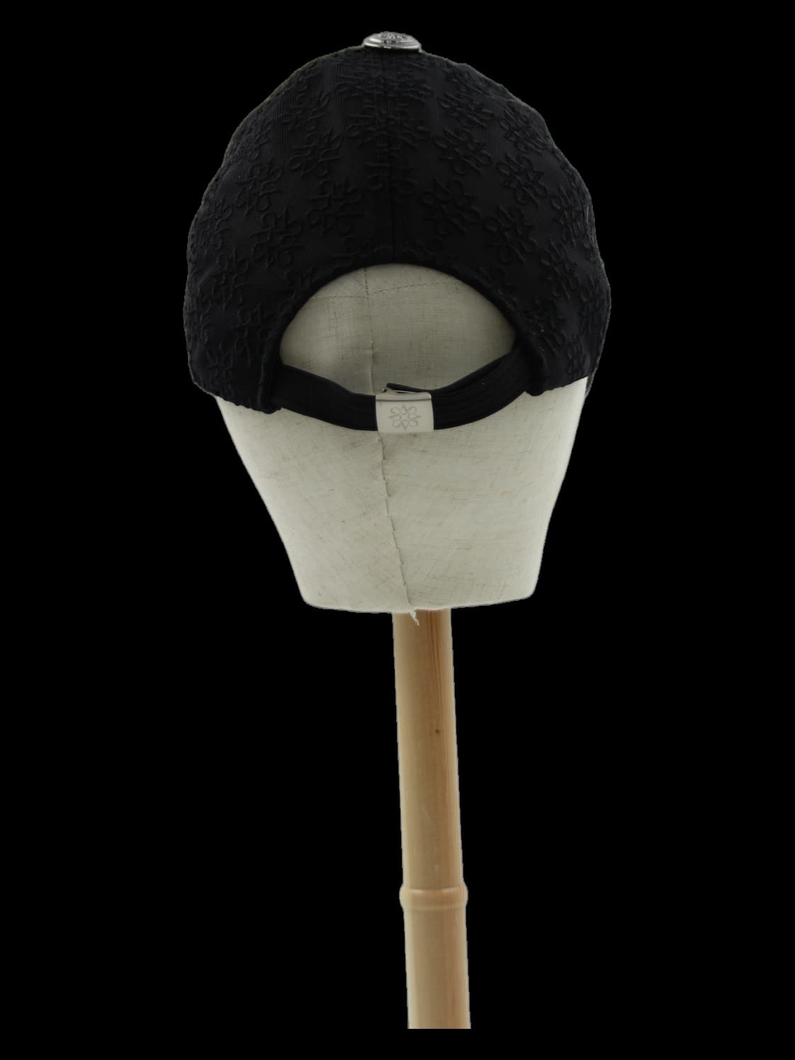 블랙 메탈 심볼 포인트 자수 캡