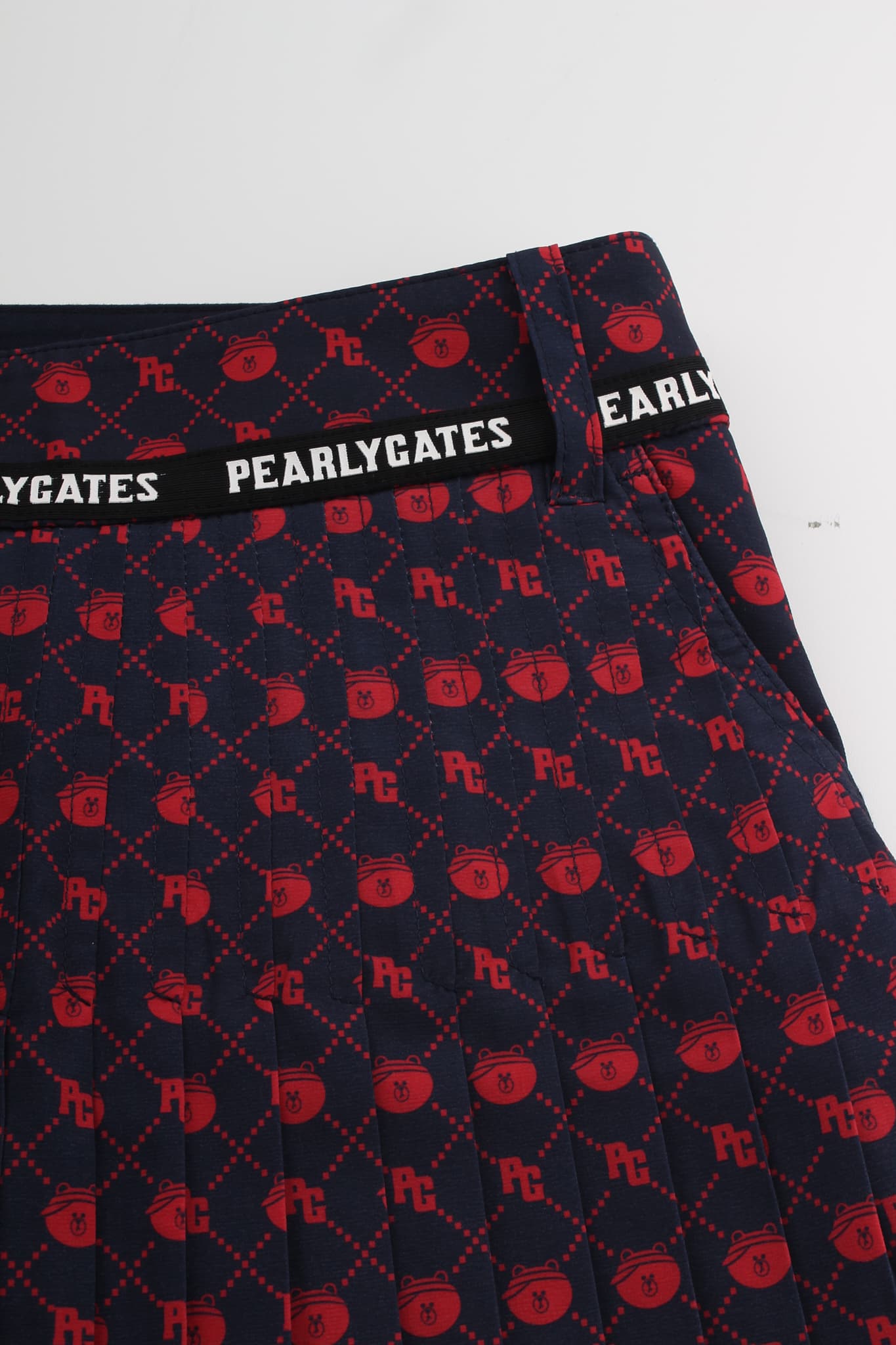 베어 프린트 플리츠 스커트