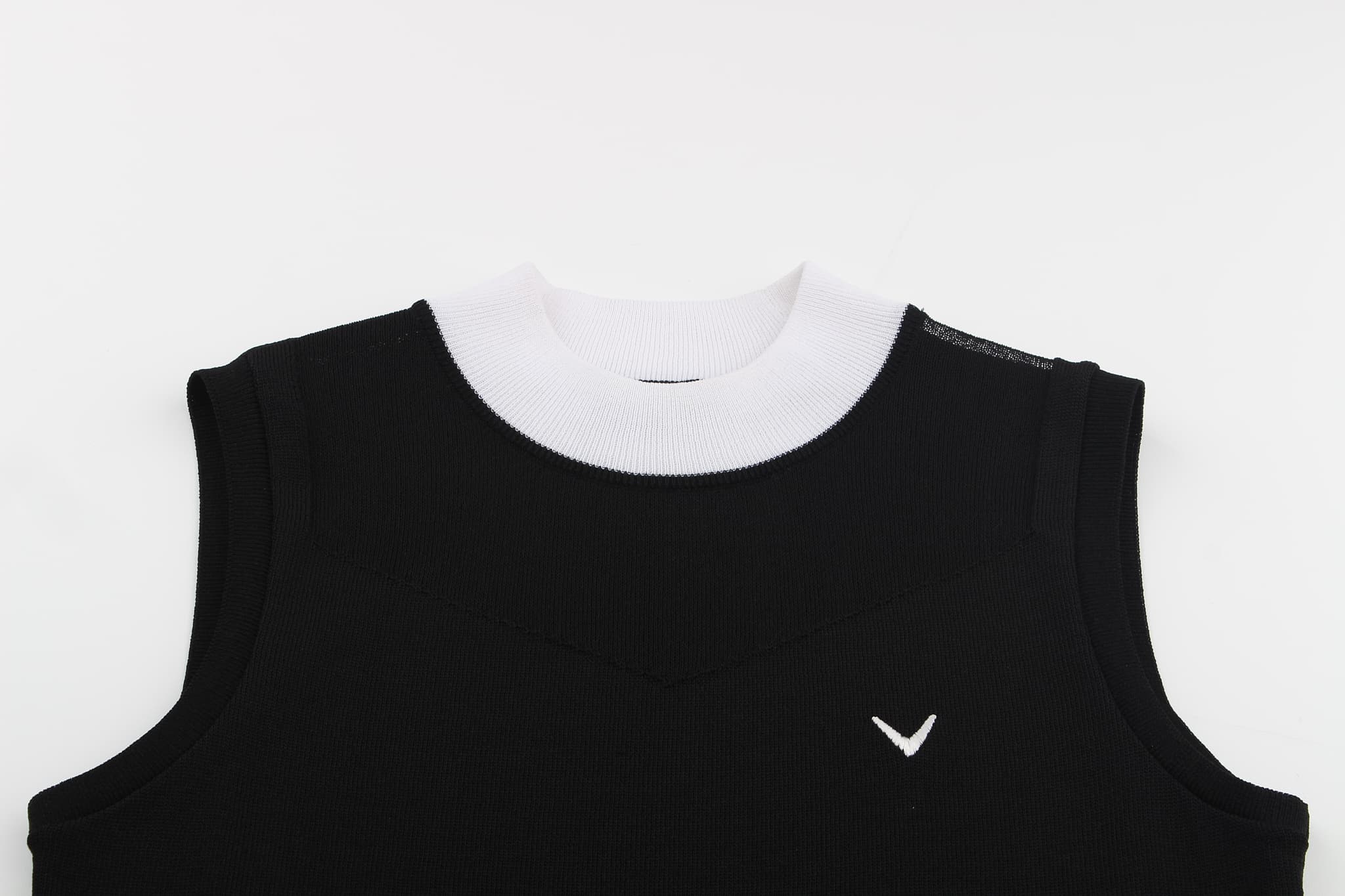 써머 배색 민소매 티