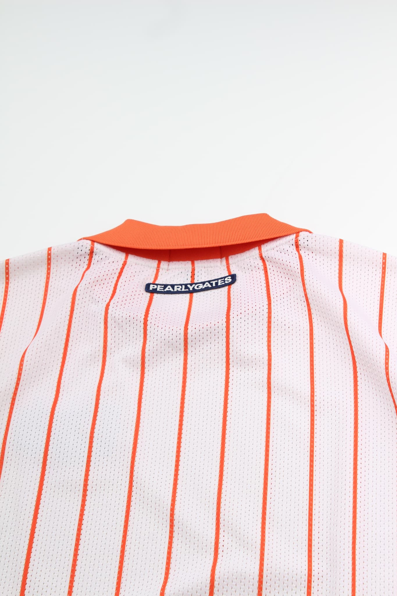 로고 패치 스트라이프 칼라 반팔 티셔츠