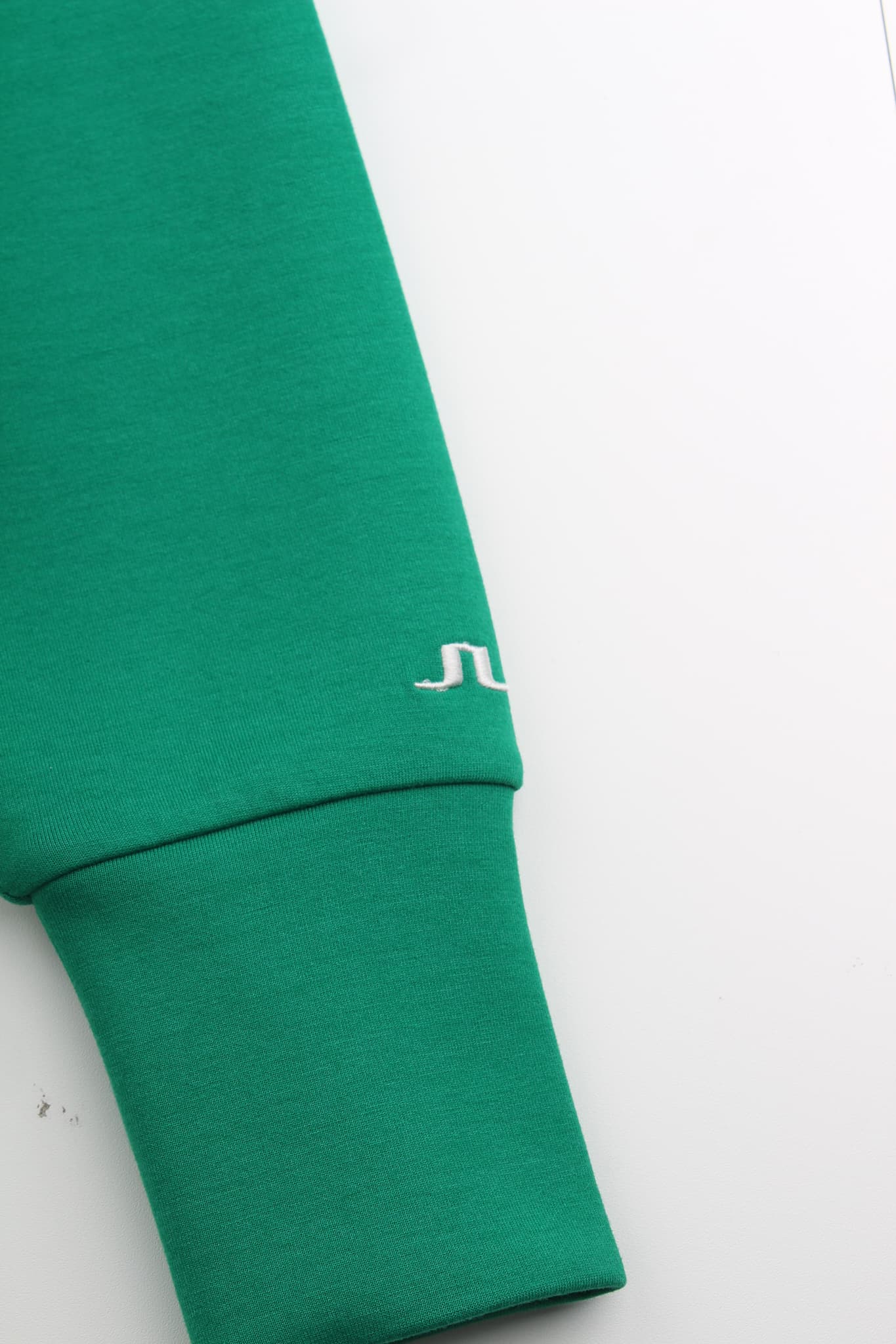 라운드 넥 레터링 로고 긴팔 티셔츠