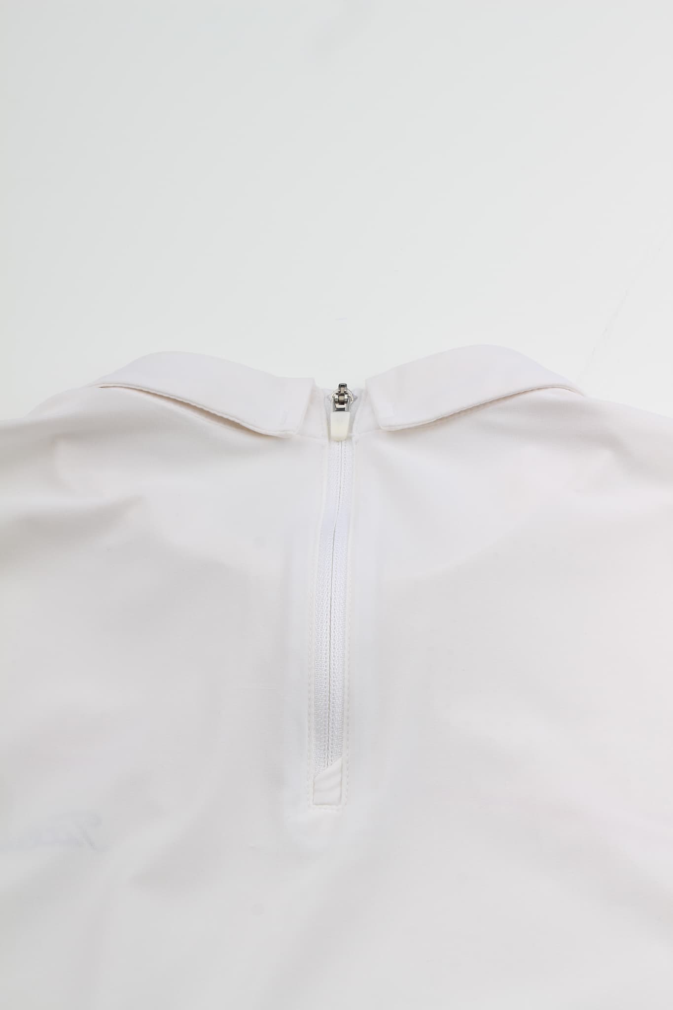 펀칭 시스루 카라티