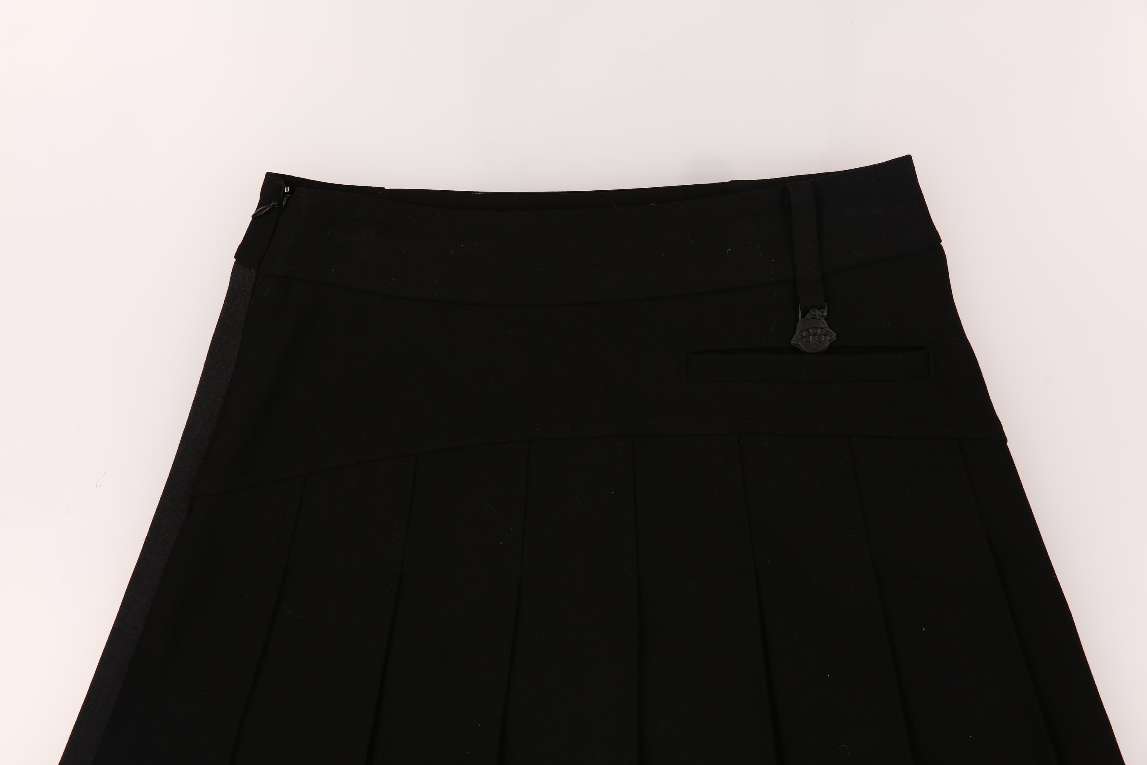 로고밴드 플리츠 스커트