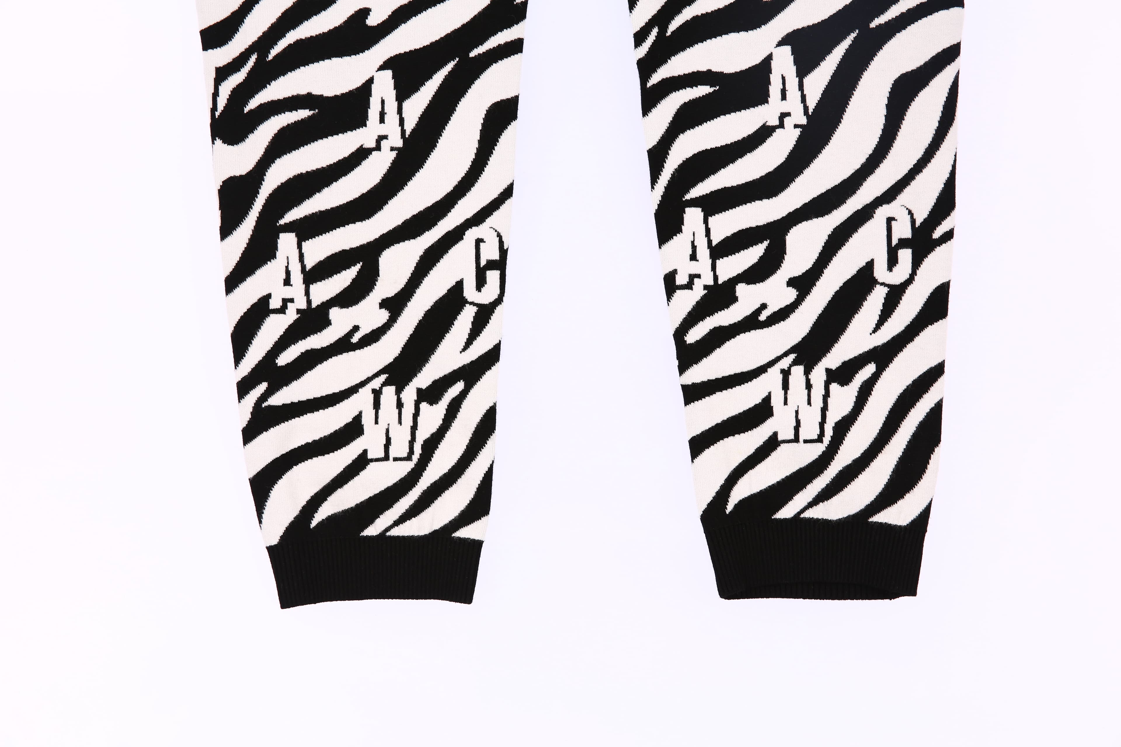 여성 지브라 패턴 믹스 니트 조거팬츠