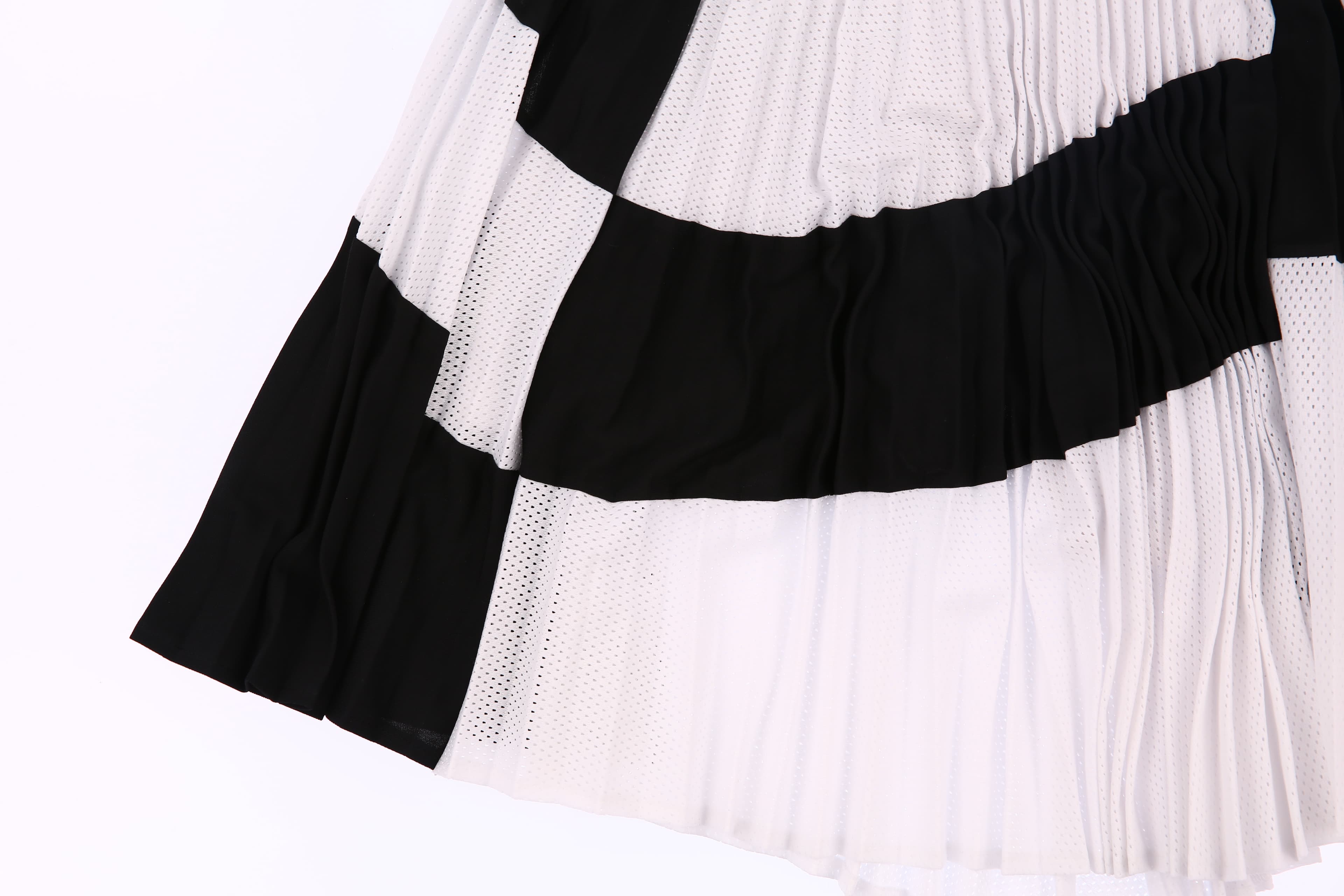 메쉬 배색 밴딩 플리츠 스커트