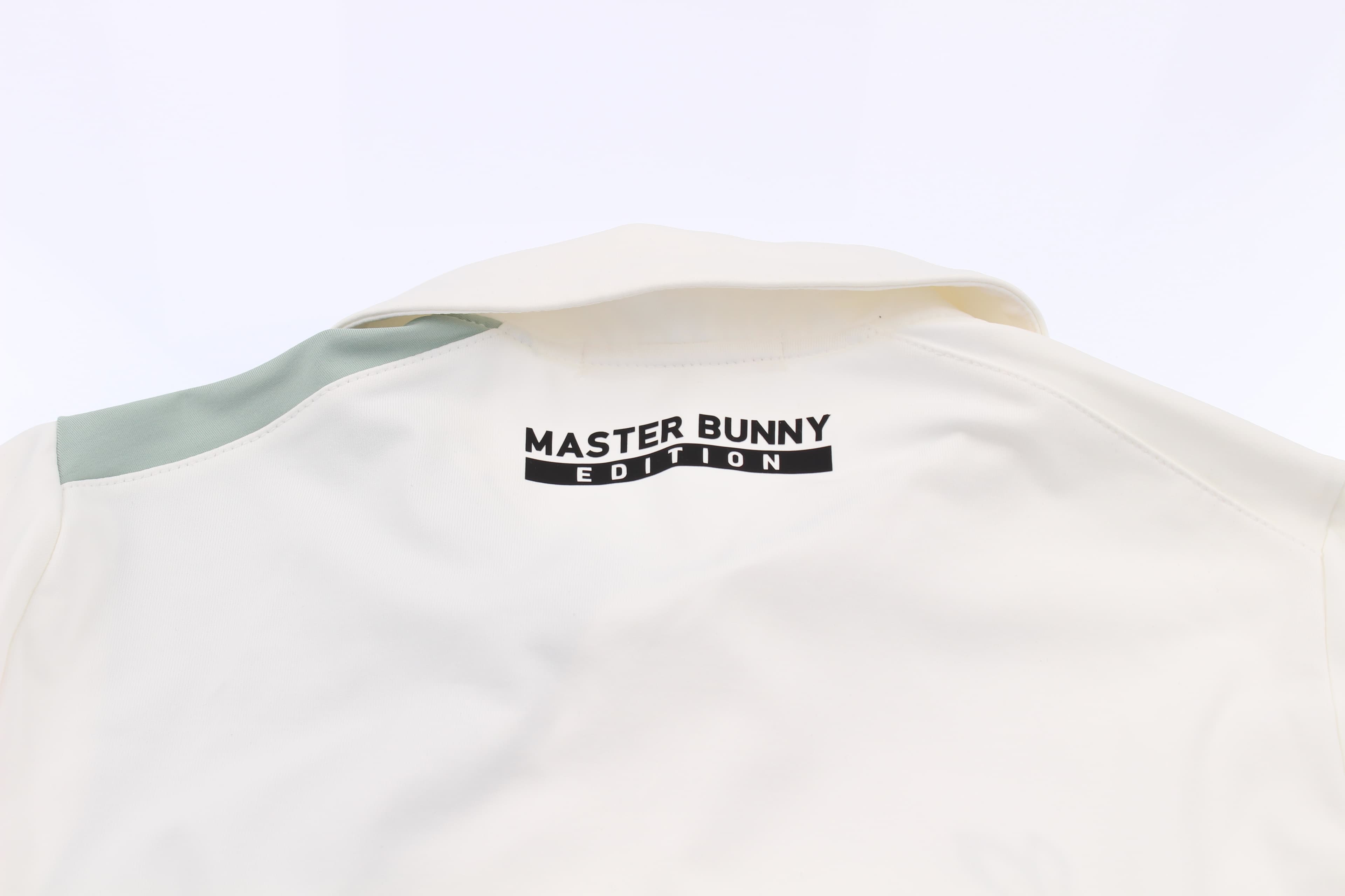 버튼 다운넥 티셔츠