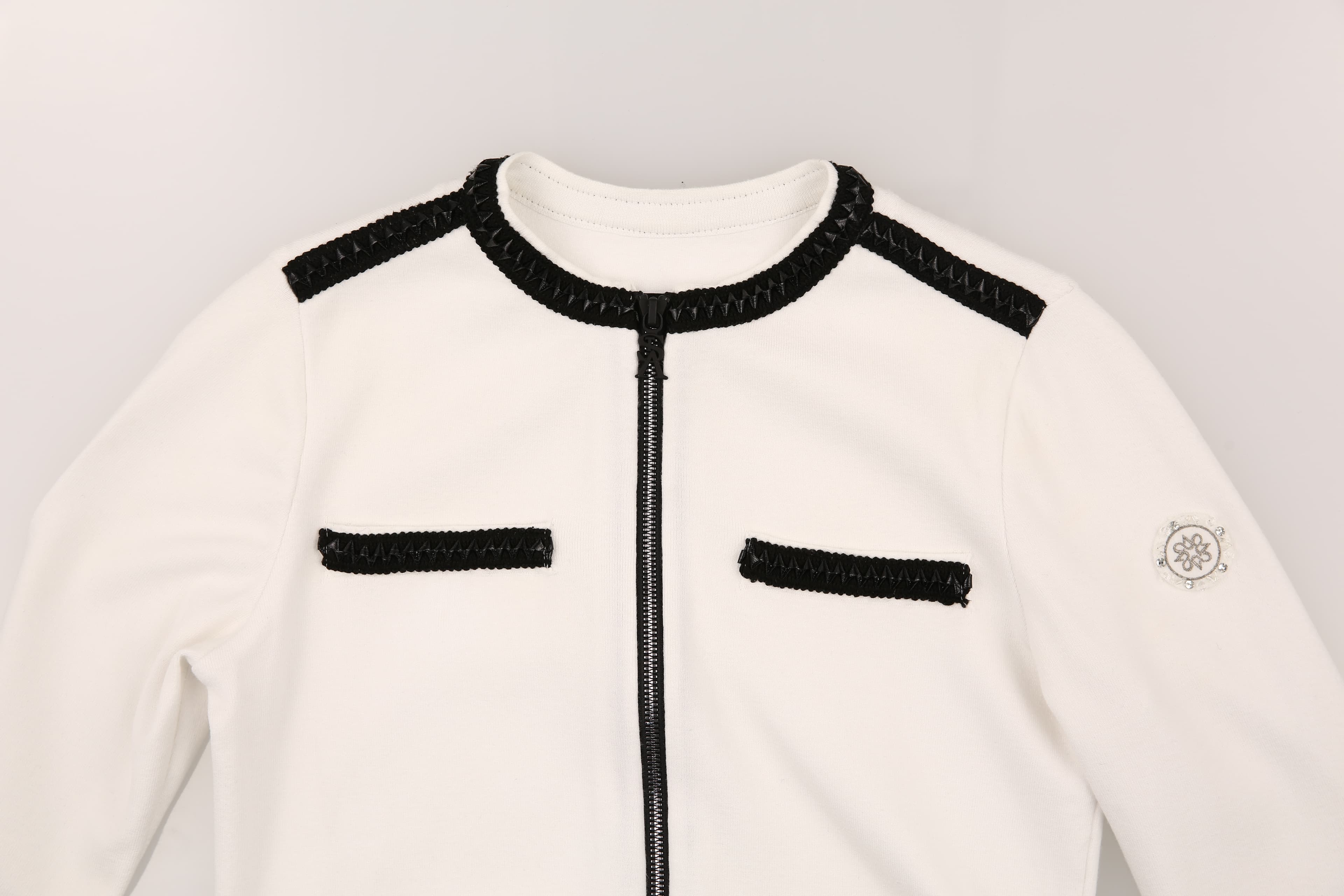 테잎 장식 라운드넥 집업 가디건