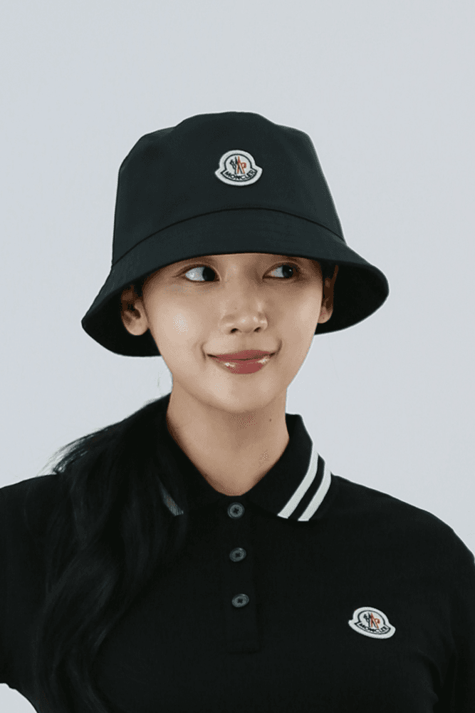 [몽클레어] 리버서블 로고 패치 버킷 햇 BLACK