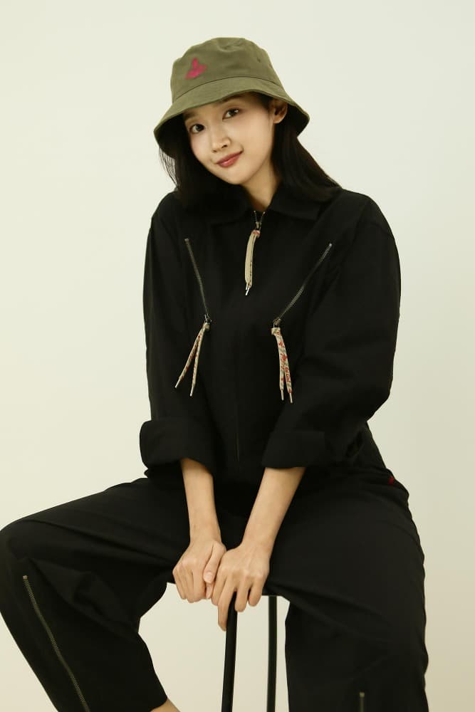 [비비안 레드라벨] 코튼 하이 점프수트 BLACK