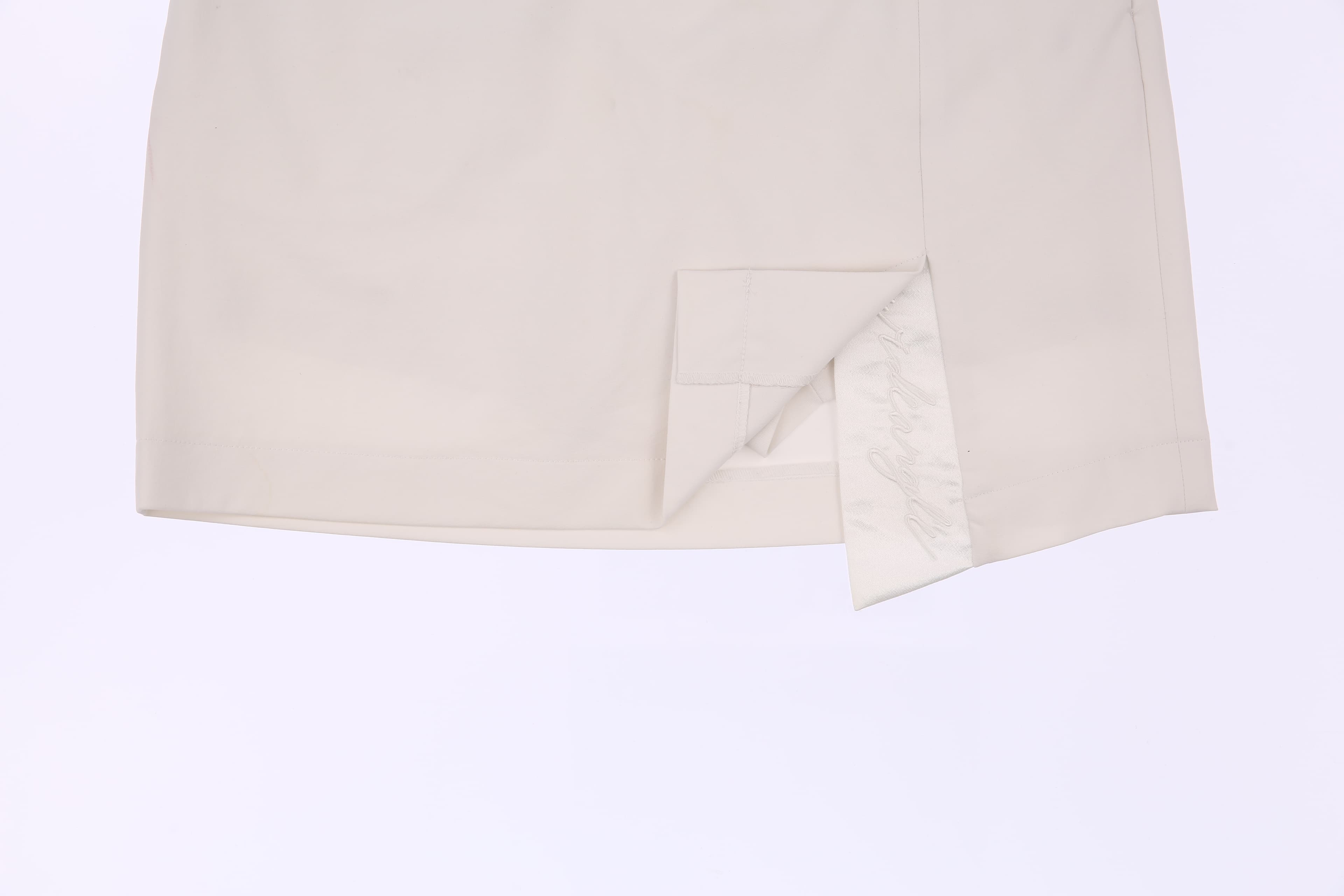 트임 로고포인트 스커트