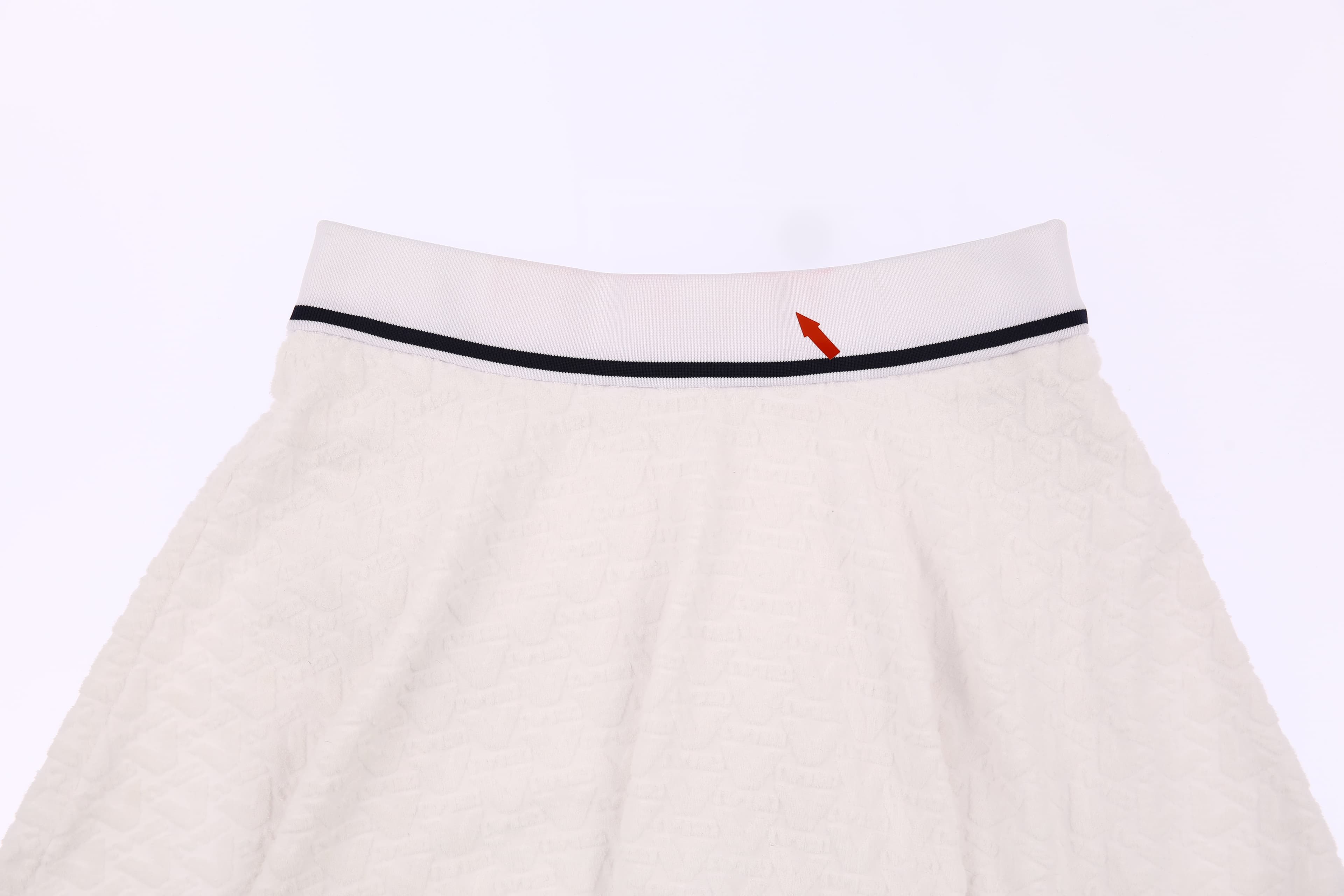 [새상품] 밑단 포인트 스커트