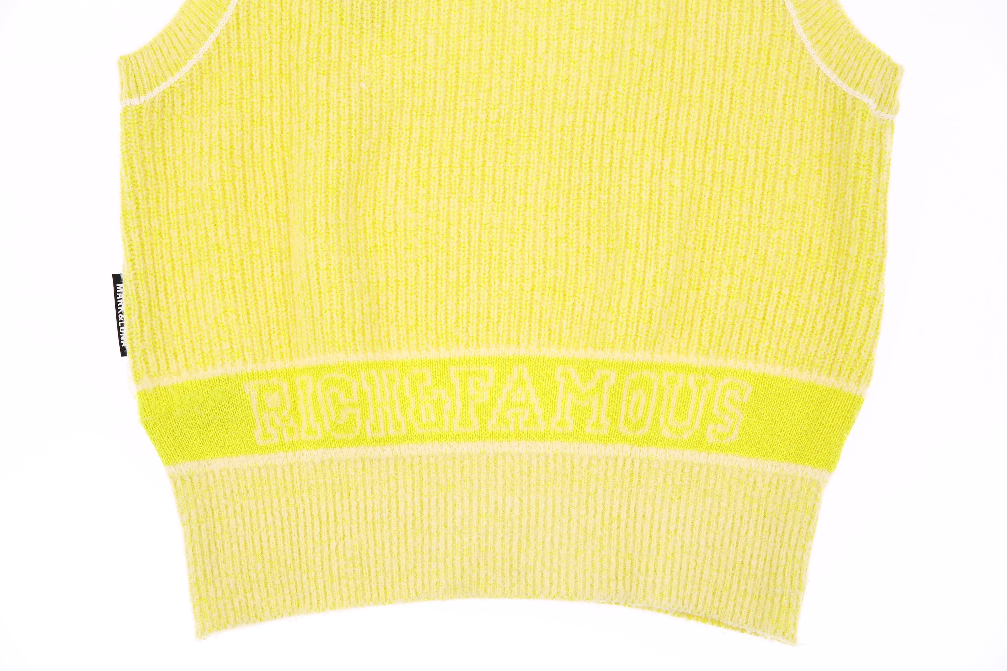 부클 자수 포인트 니트 베스트