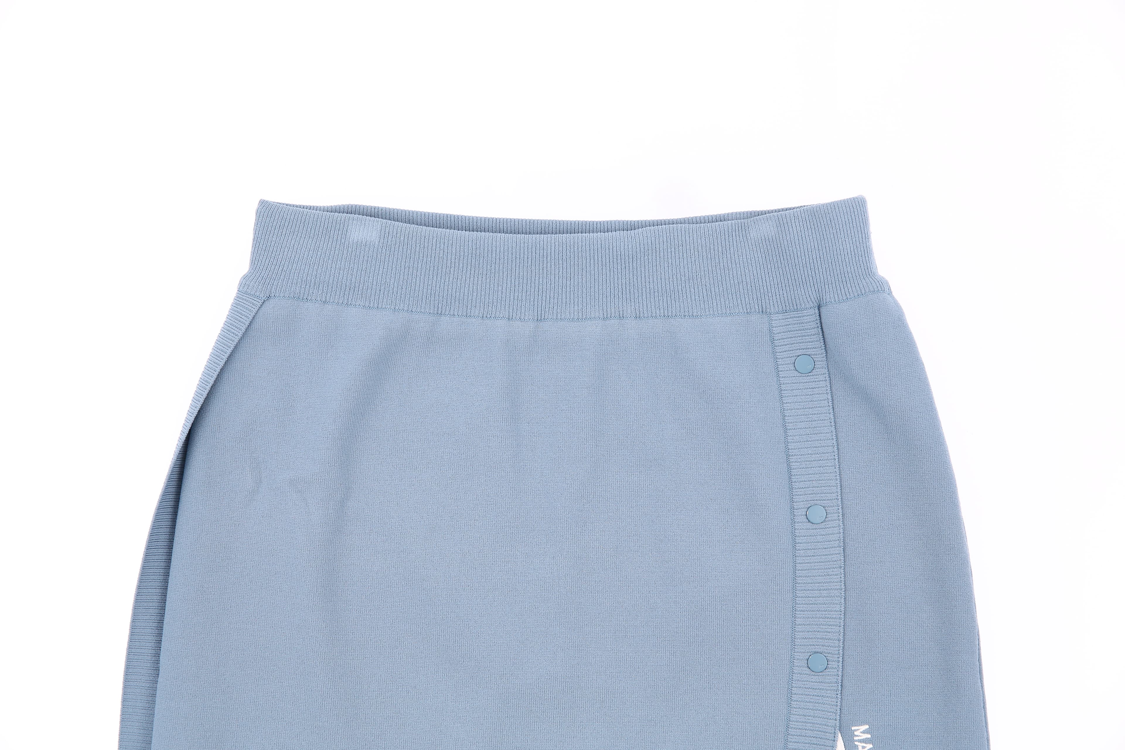 버튼 슬릿 니트 큐롯스커트