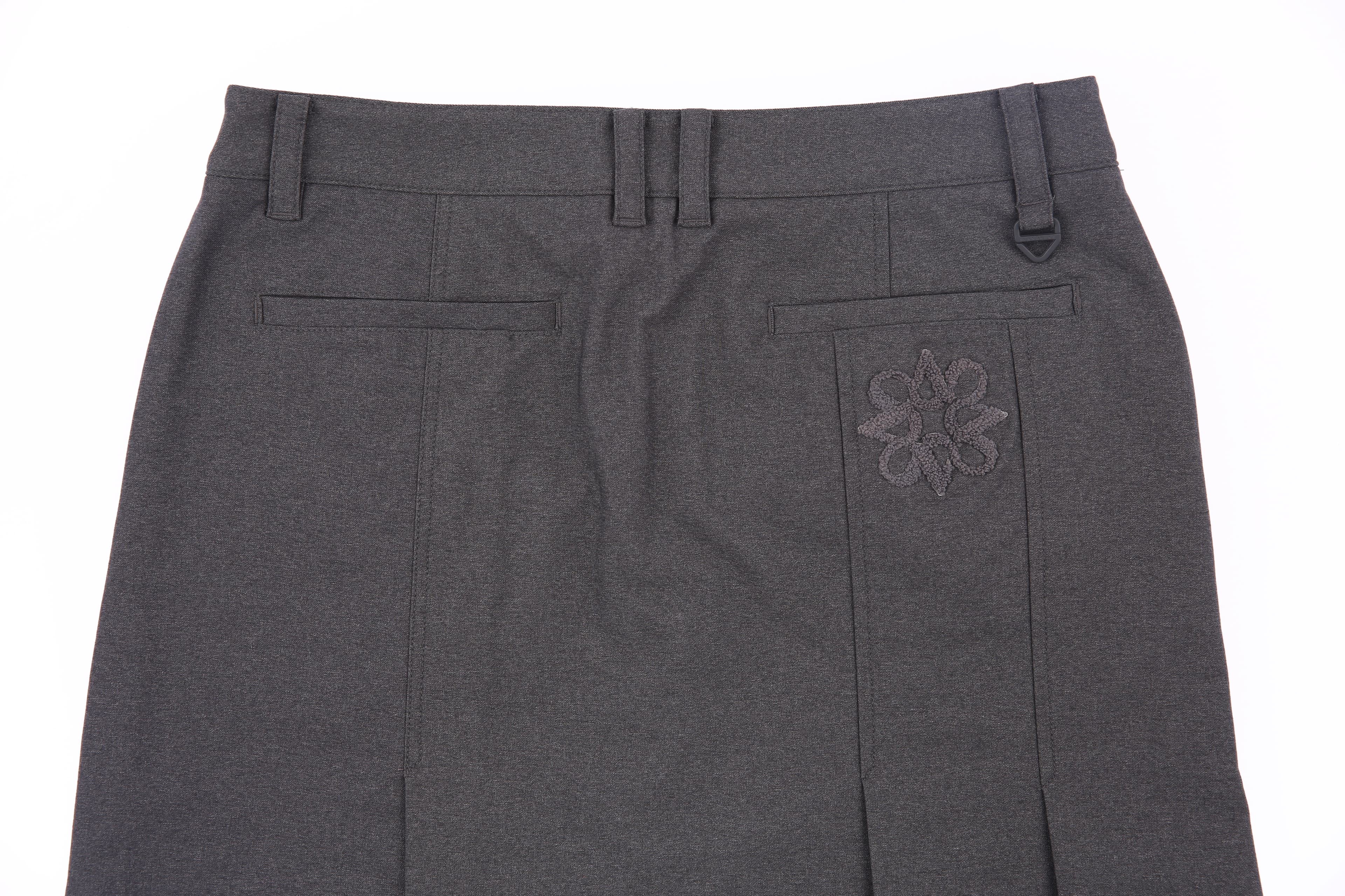 버튼 포인트 언발 스커트