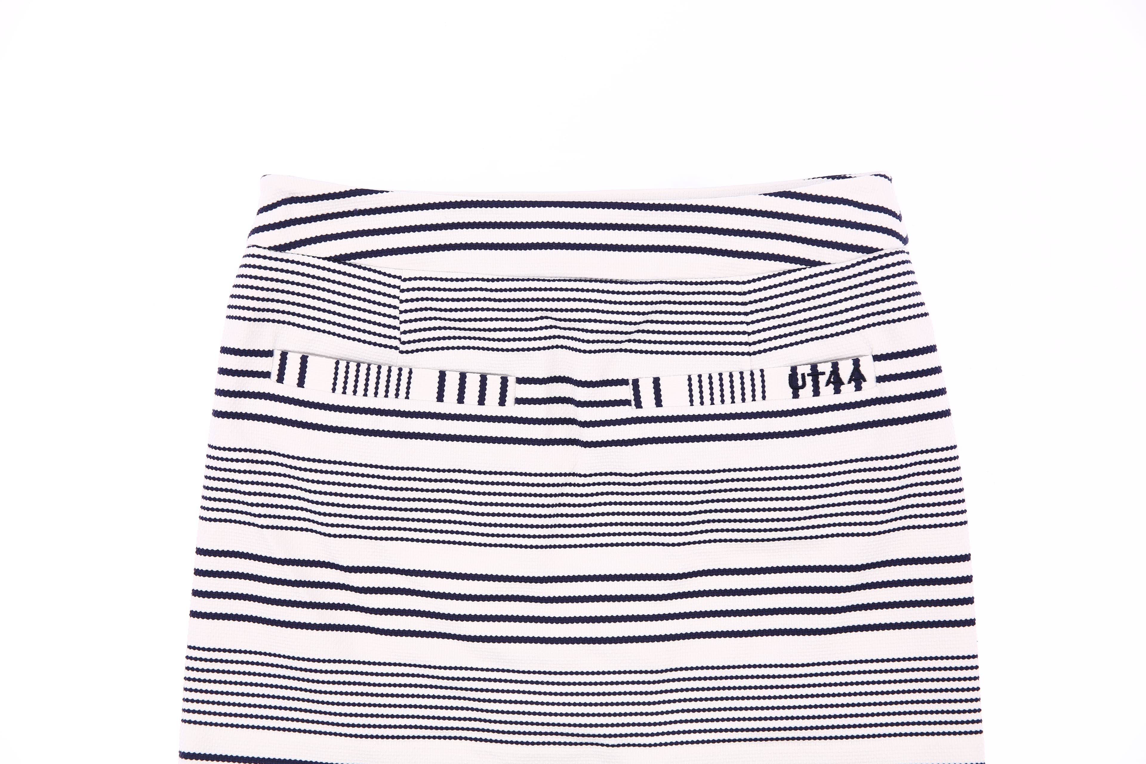 스트라이프 앞트임 H스커트