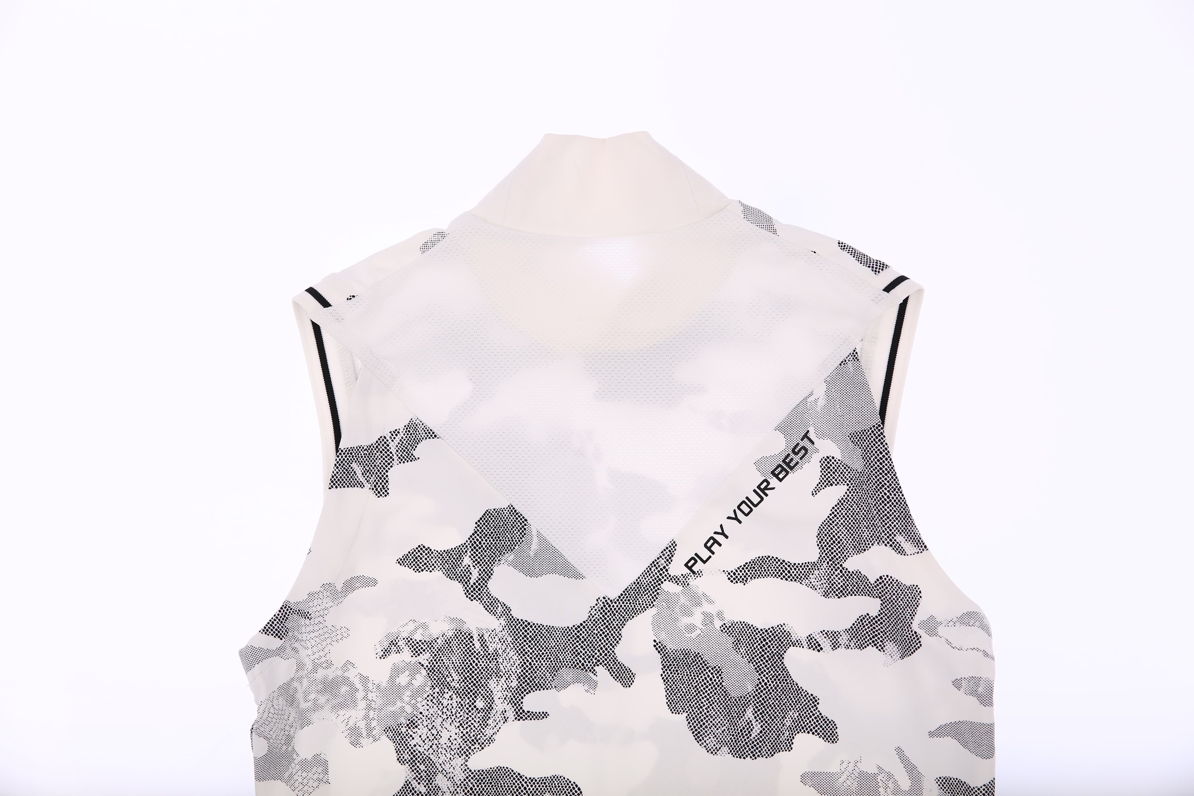 카모 패턴 하이넥 민소매 티셔츠