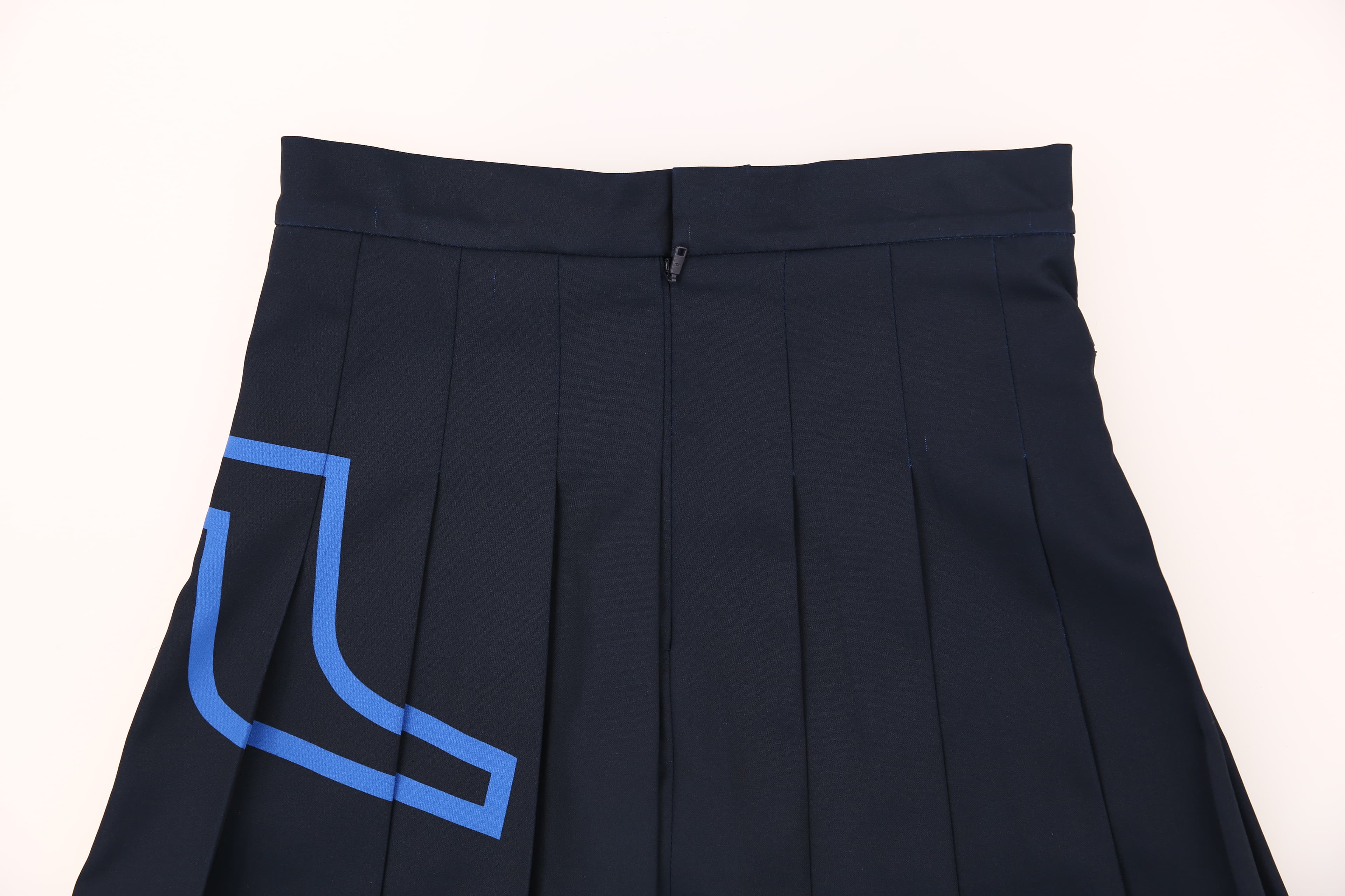 빅로고 플리츠 스커트