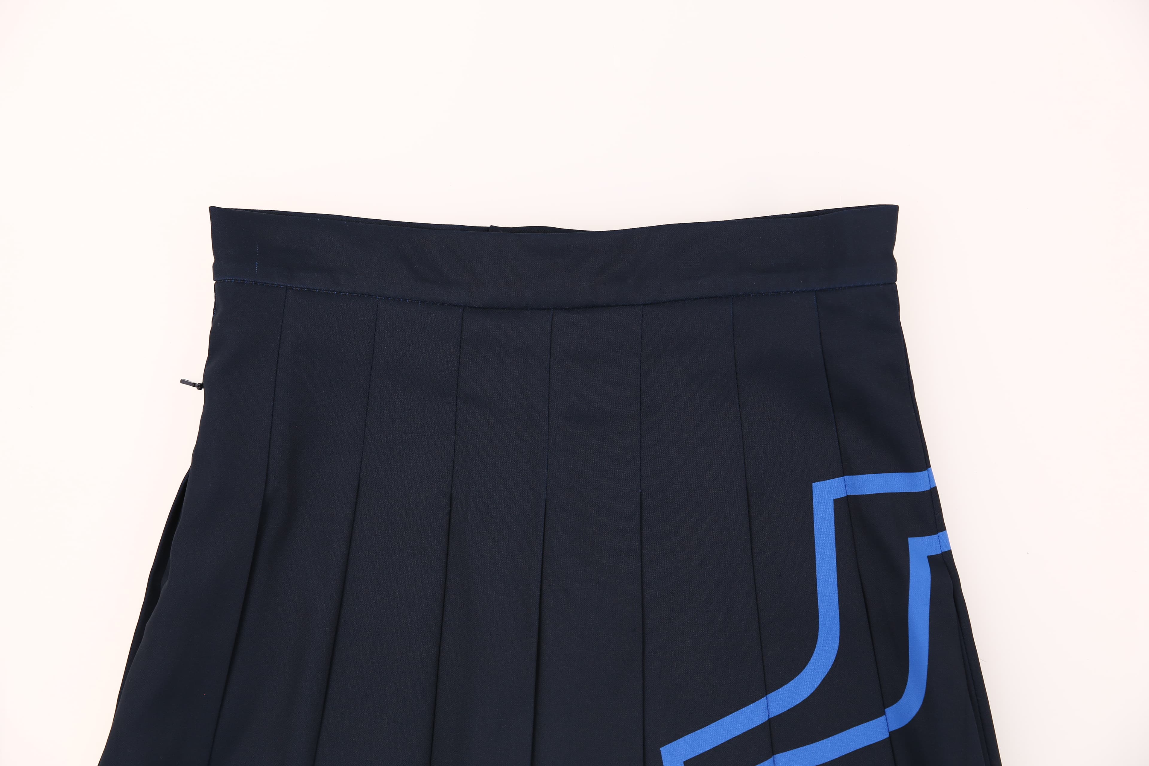 빅로고 플리츠 스커트