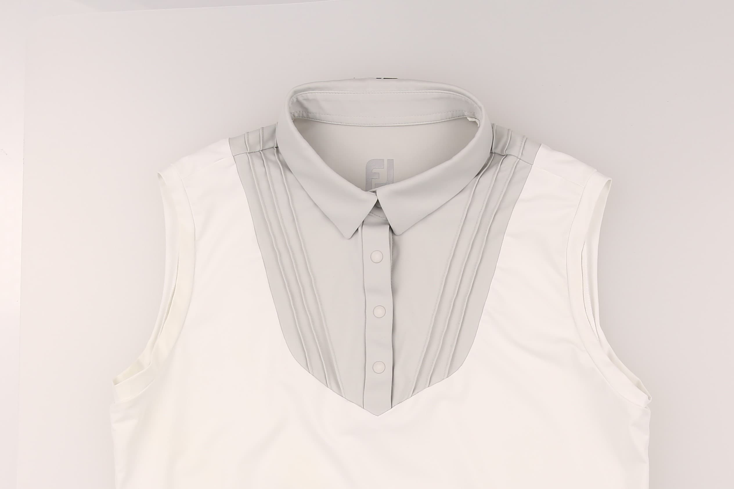 턱 라인 카라 슬리브리스