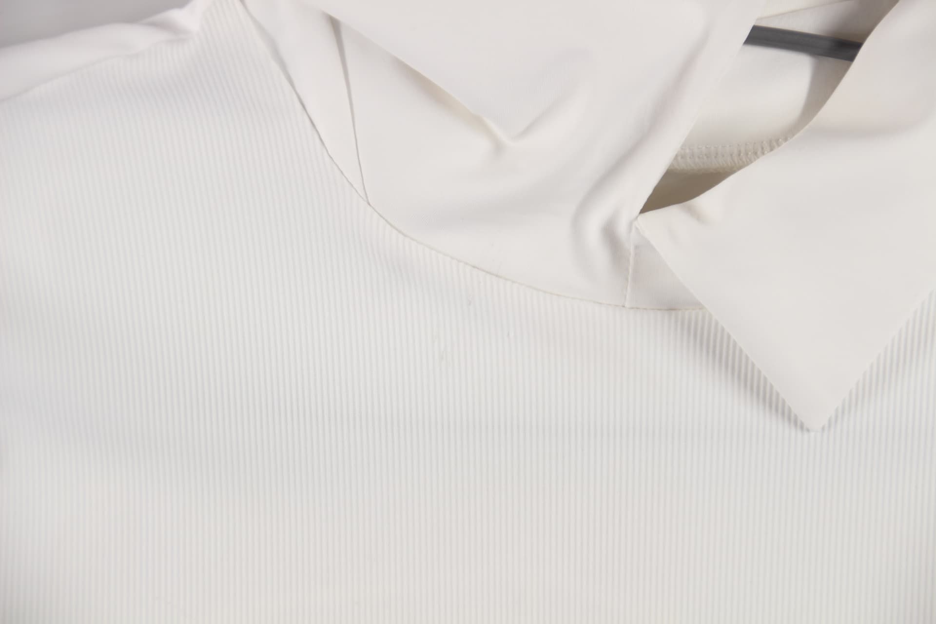 [2024] 골지 카라 그래픽 반팔 티셔츠