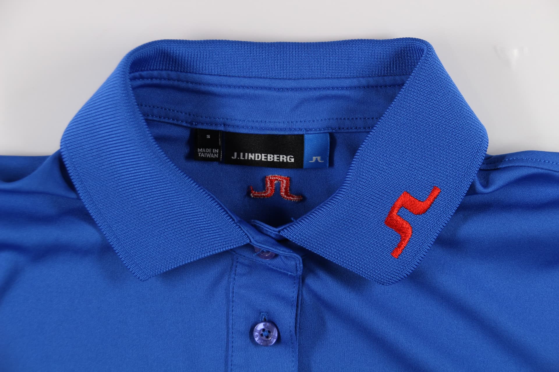 로고 카라 반팔 티셔츠