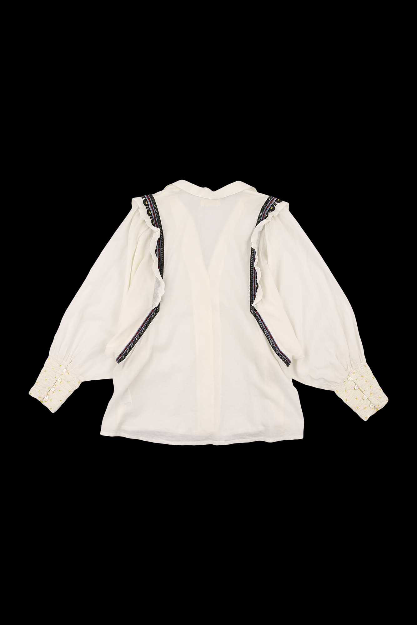 프릴 테잎 자수 블라우스