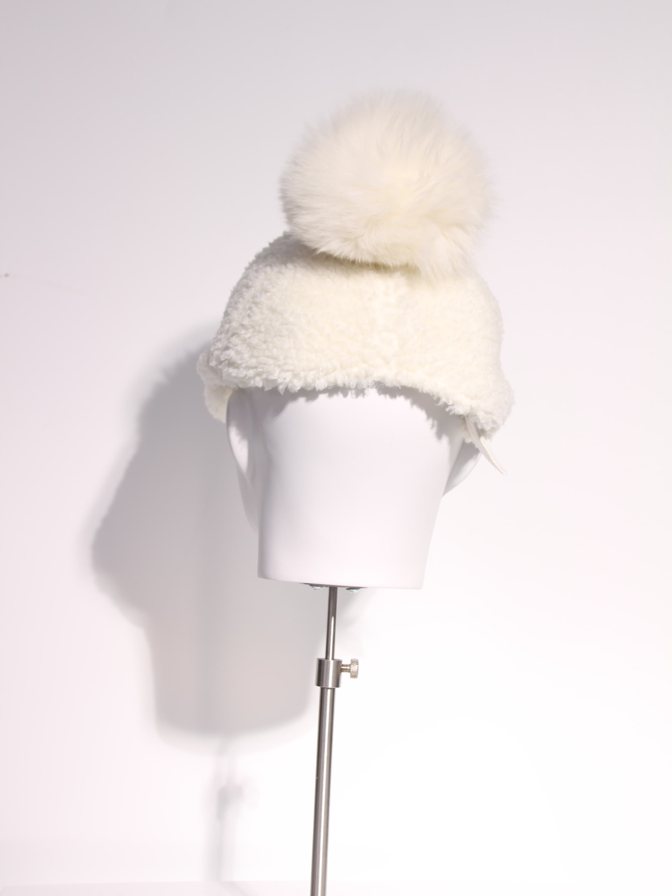 폼폼 방한 캡 모자