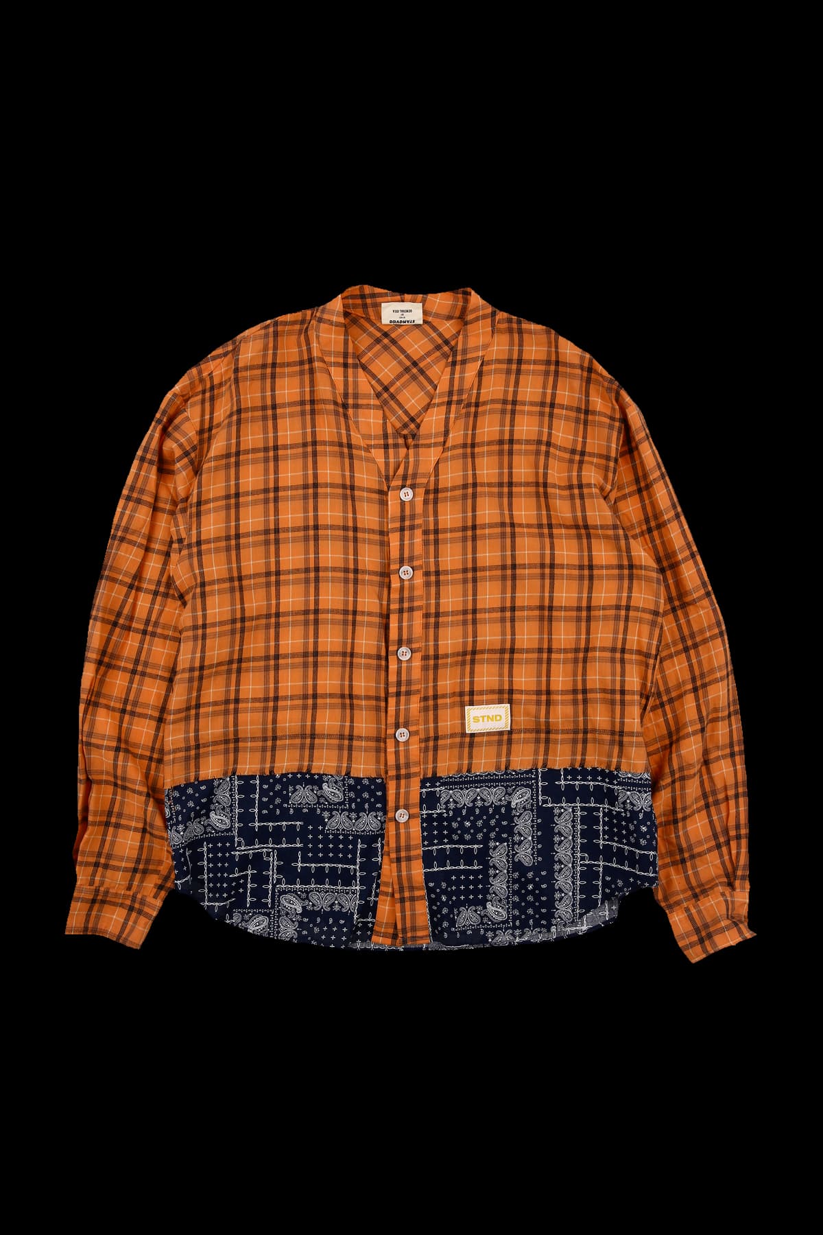 체크 페이즐리 브이넥 긴팔 셔츠