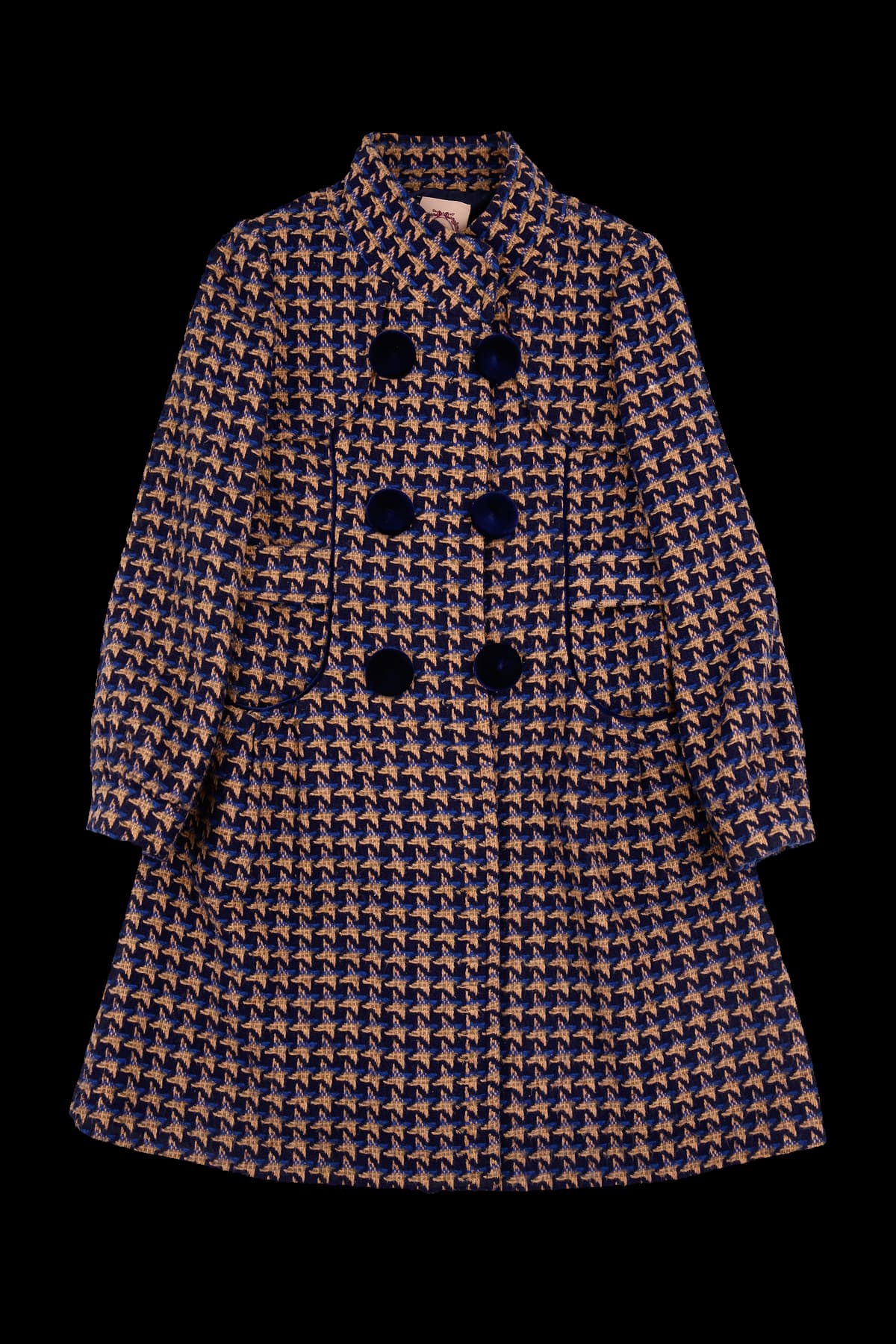 버튼 패턴 코트