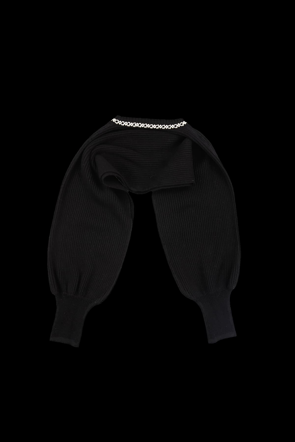 진주 포인트 트임 드랍 숄더 니트 