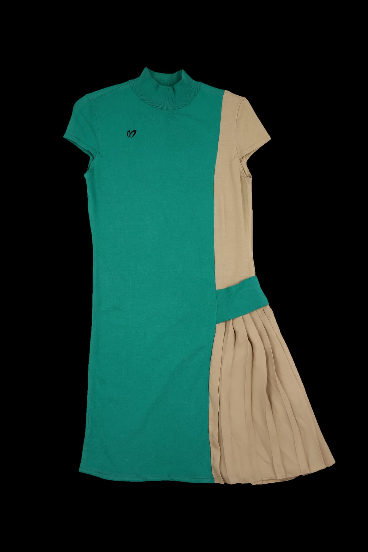 반폴라 민소매 원피스