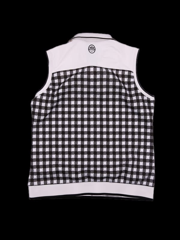 민소매 하프집업