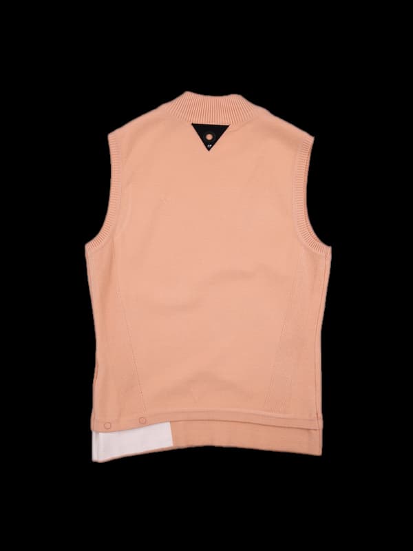 로고옆 단추 니트베스트