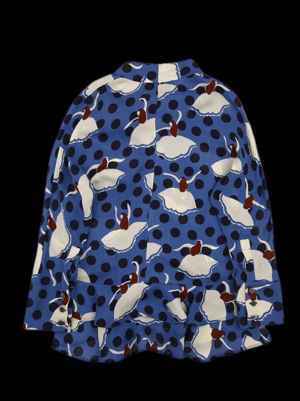 리본타이 블라우스