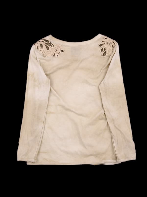 자수 디테일 티셔츠