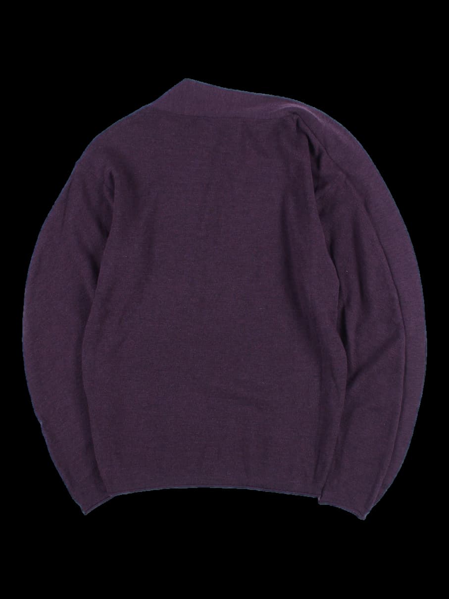 라인 장식 니트