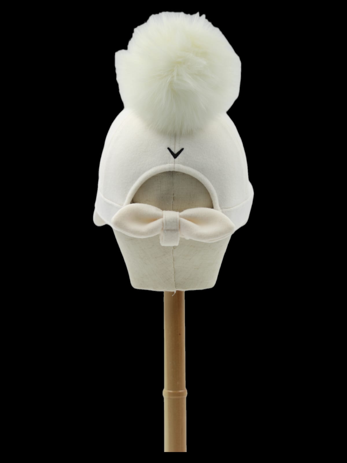 화이트 퍼 방울 펠트 캡
