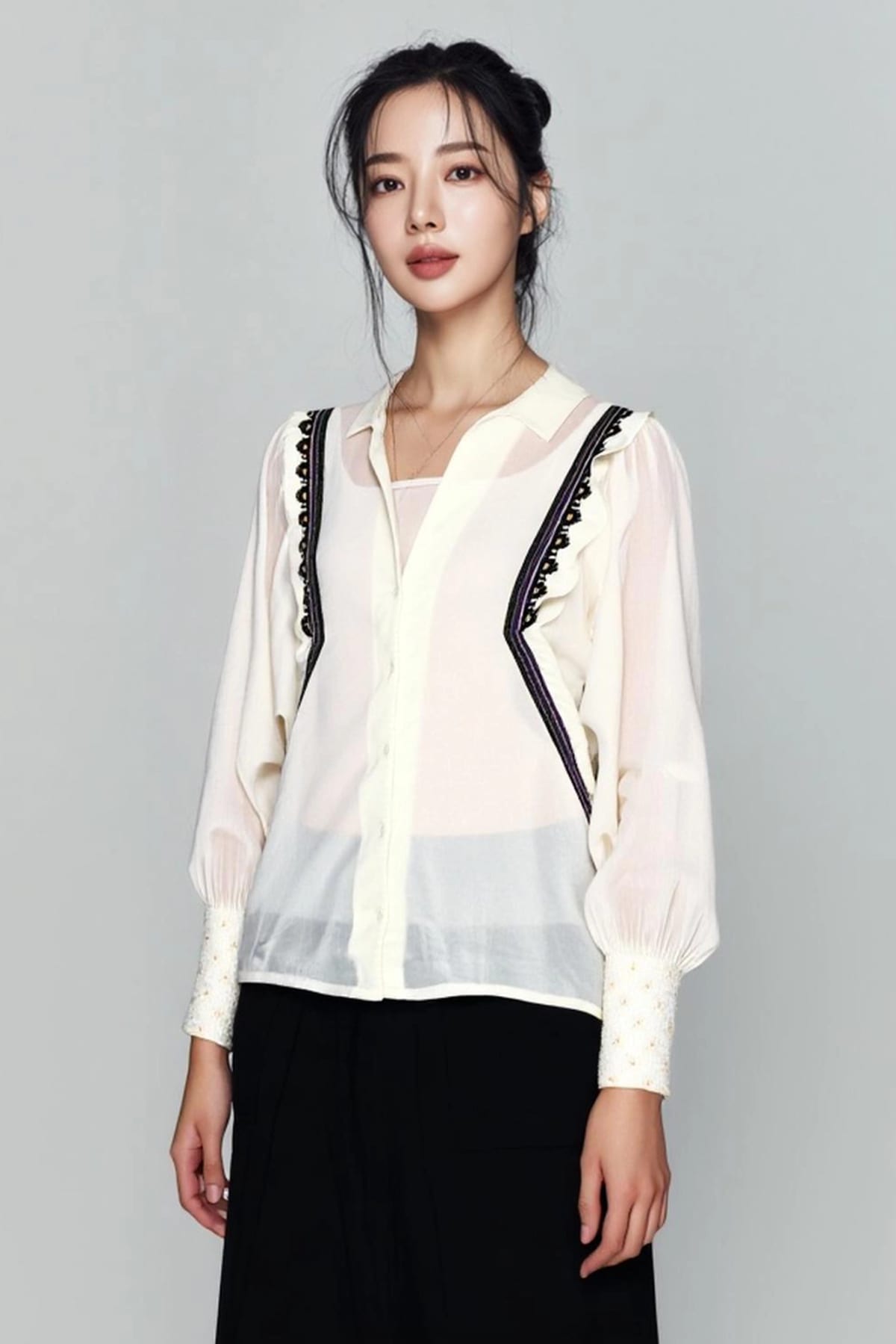 프릴 테잎 자수 블라우스