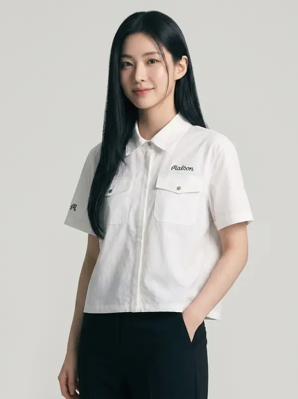 화이트 로고 자수 포켓 반팔 셔츠